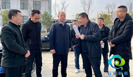 區(qū)委副書記訪索是 助企促發(fā)展
